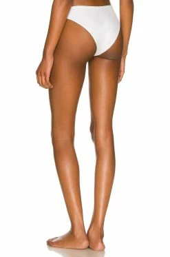 Summer 2022 Mara Bottom