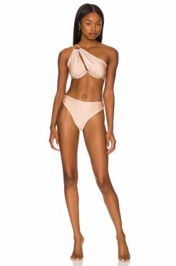 Fall 2022 Naeva Bottom