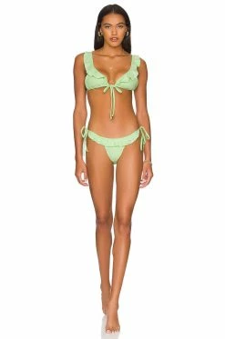 Fall 2022 Akira Bottom