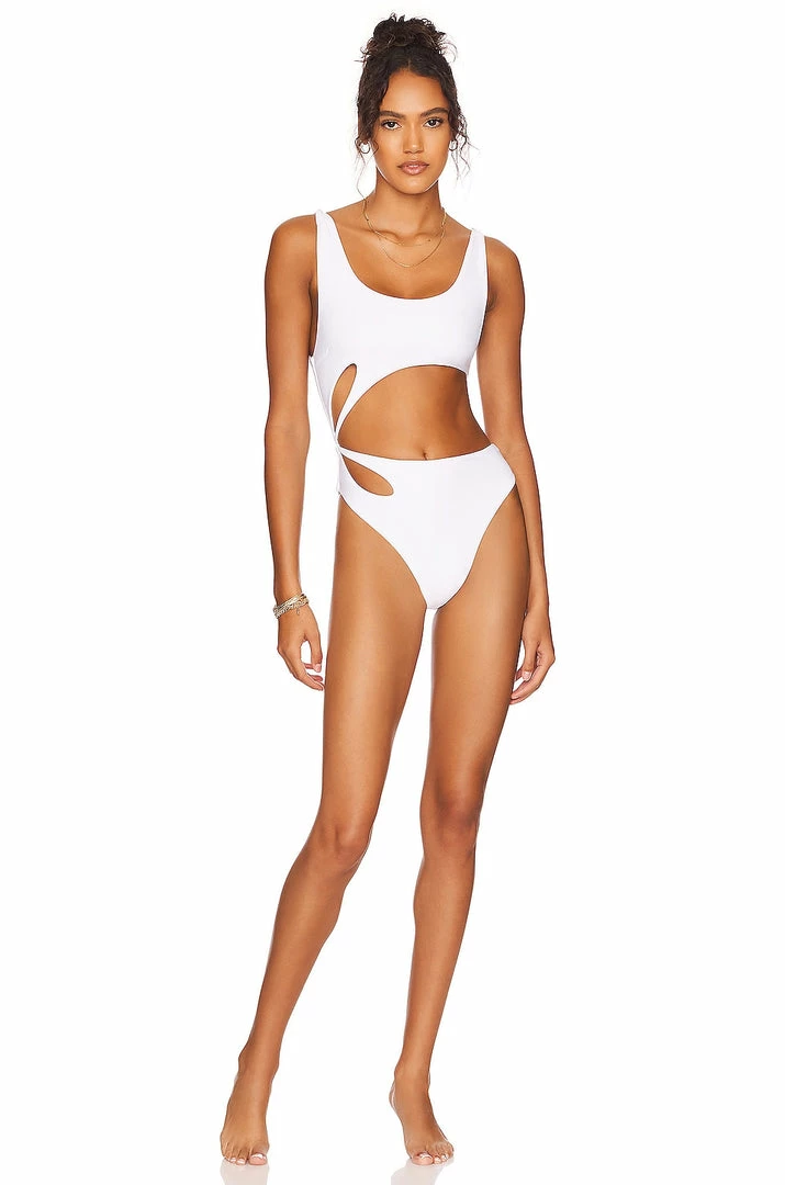 Fall 2022 Anja One Piece 1 Fall 2022 Anja One Piece